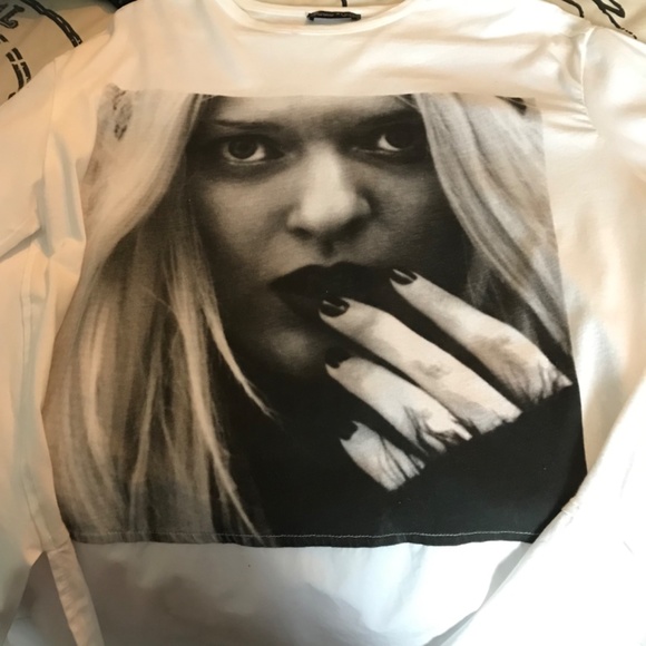 Zara white cotton top with Face Photo - Picture 2 of 7